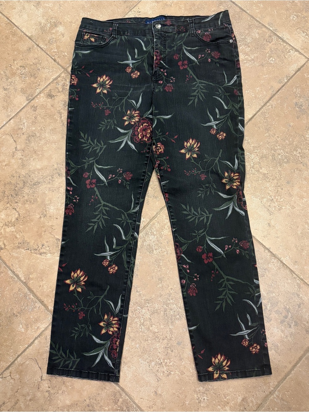Bandolino Women’s Amy Modern Straight Leg Tummy Slimming Stretch Jeans Size 14